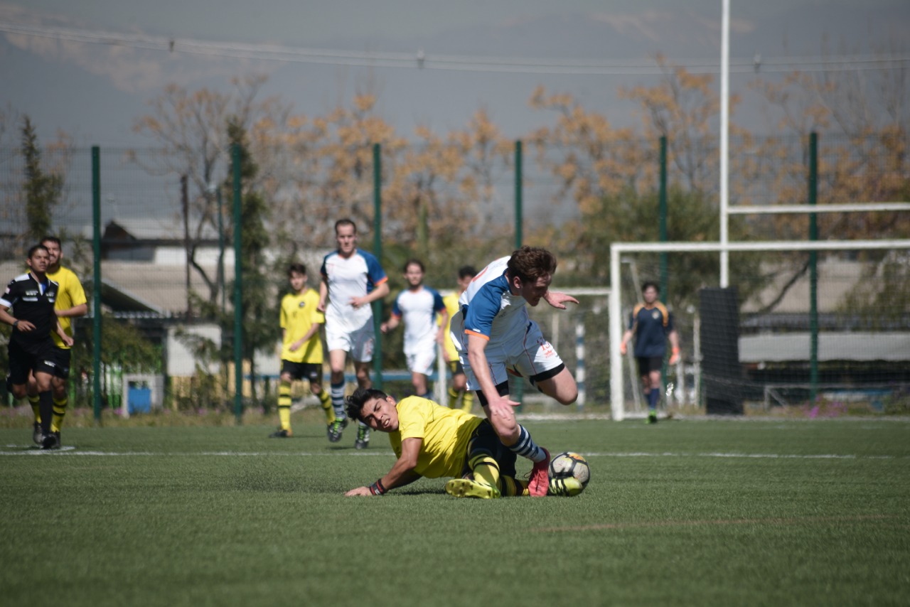 JOE 2018: Triunfos de JGM, FCFM y Medicina marcan comienzo del fútbol hombres