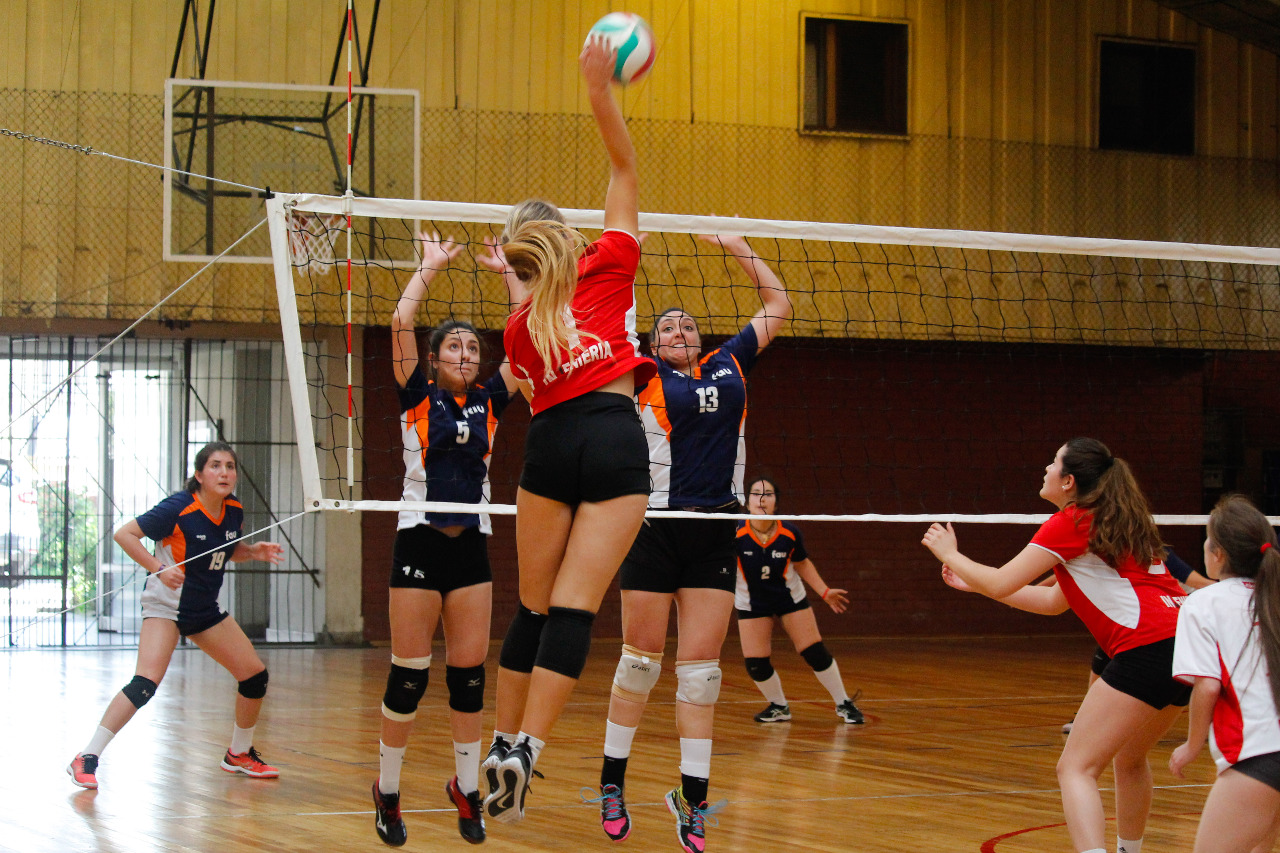 JOE 2018: FCFM busca la revancha y Antumapu sigue con la ilusión viva en el vóleibol mujeres
