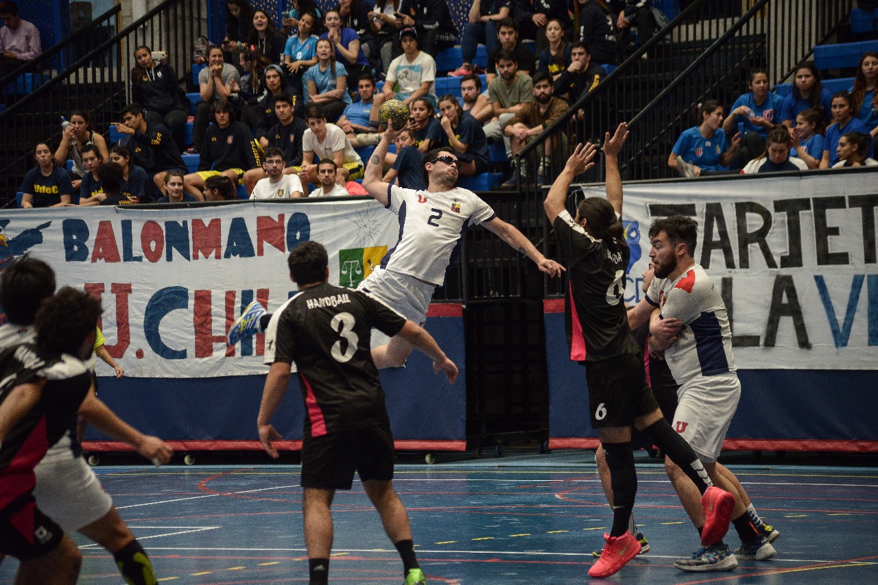 La U cae en su debut del Campeonato Nacional de Balonmano en hombres