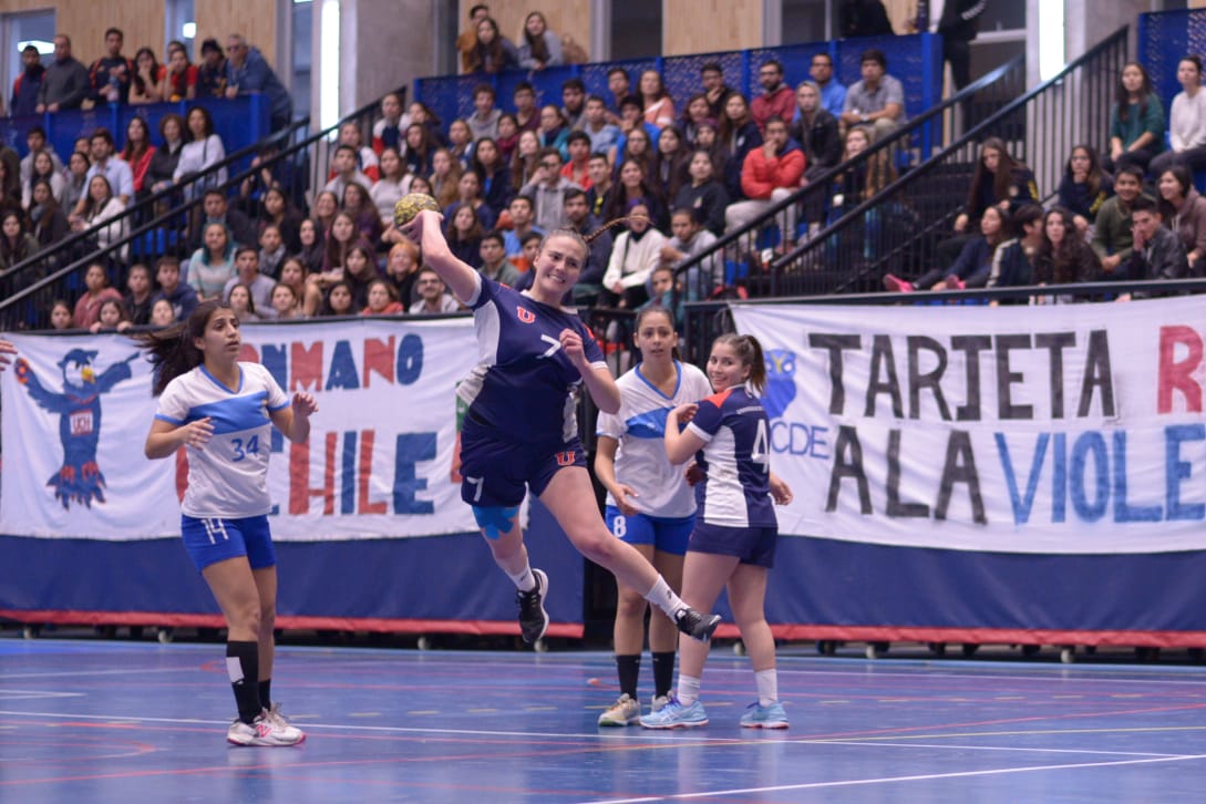 CNU BALONMANO MUJERES: UC y UDEC definirán a las campeonas