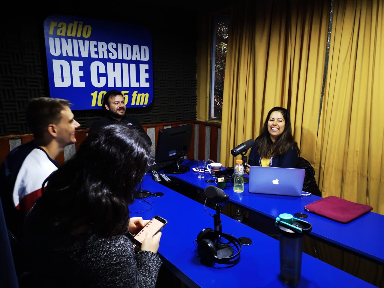 Radio U. de Chile: Entrevista a Nashla Manzur y Emiliano Márquez