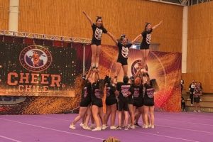 Universidad de Chile consiguió el 2° lugar en torneo nacional de cheerleading