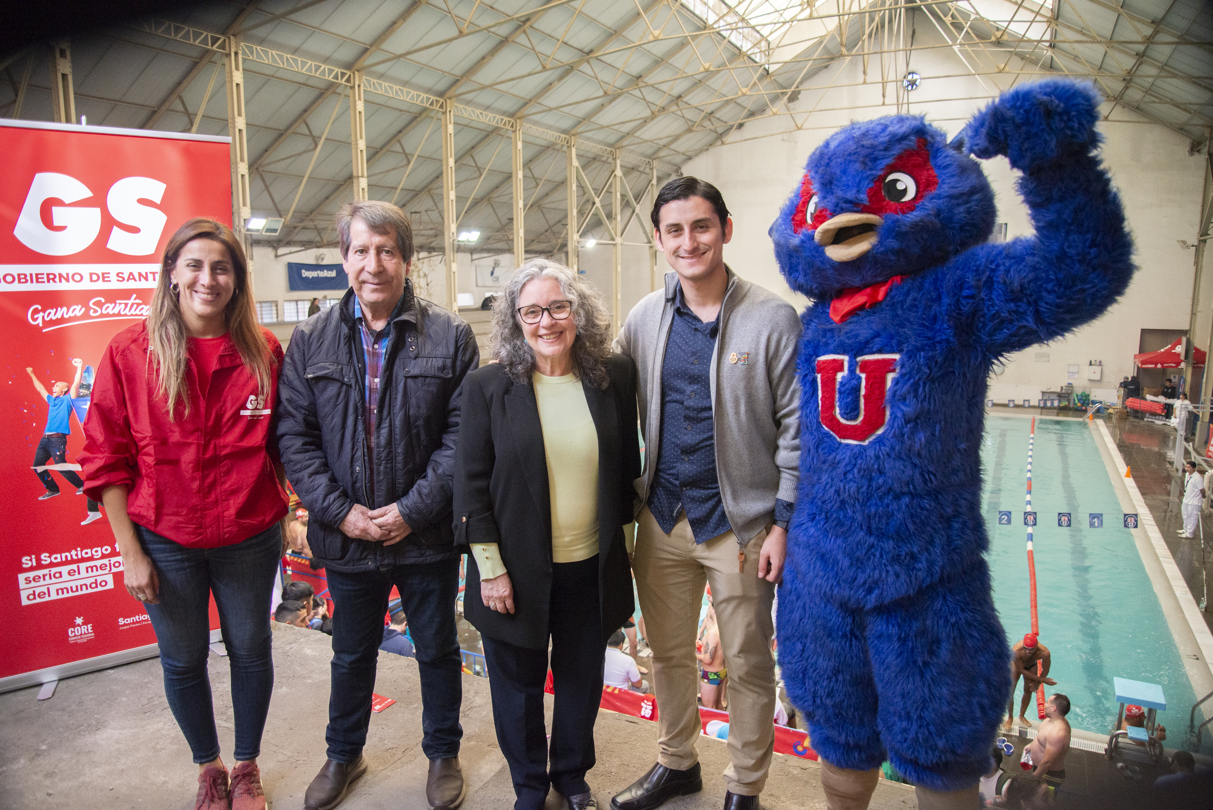 Piscina Escolar de la U. de Chile abrió sus puertas durante el Día del Patrimonio