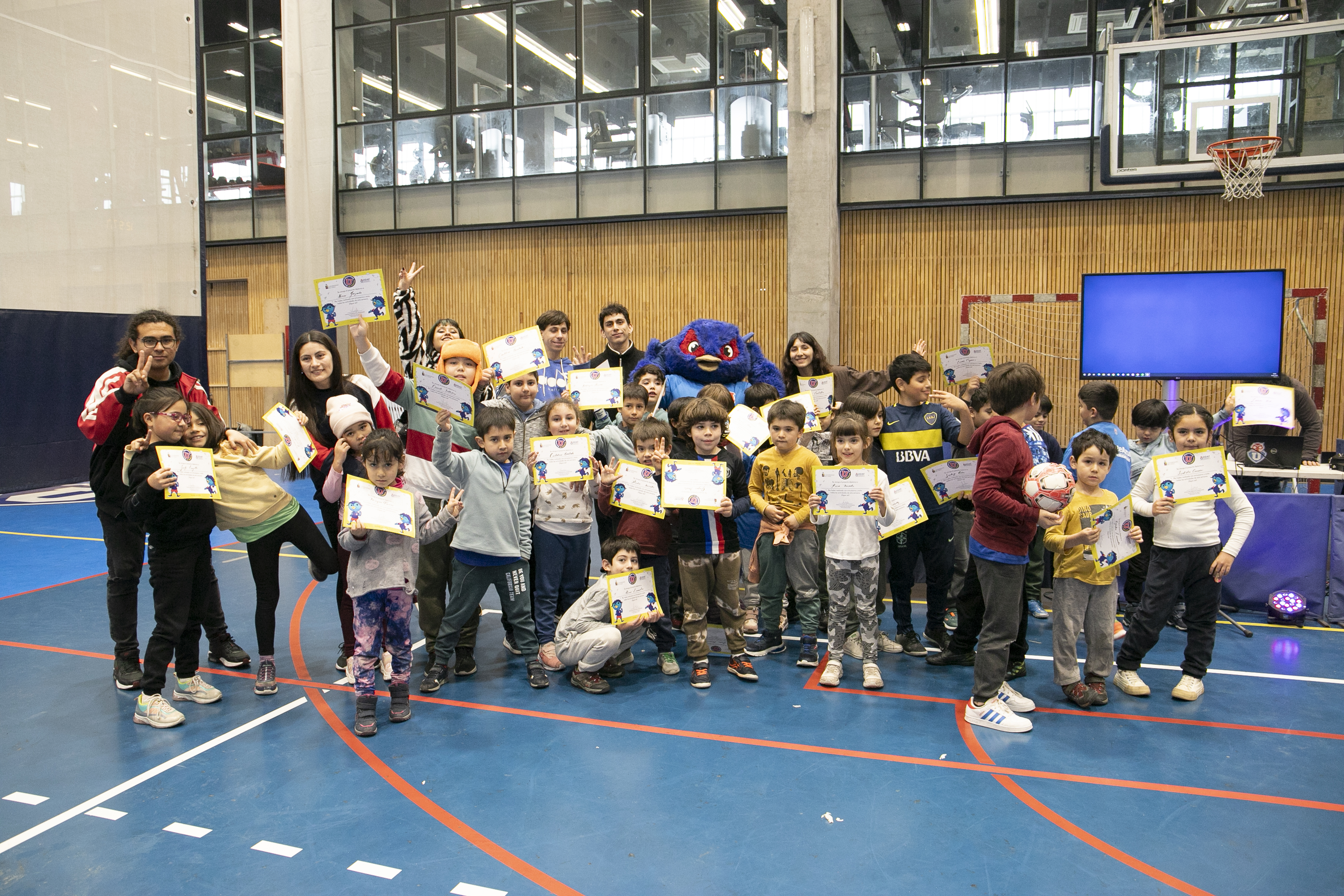 Con la participación de 75 niñas y niños se realizó una nueva versión de la Escuela de Invierno de la U. de Chile