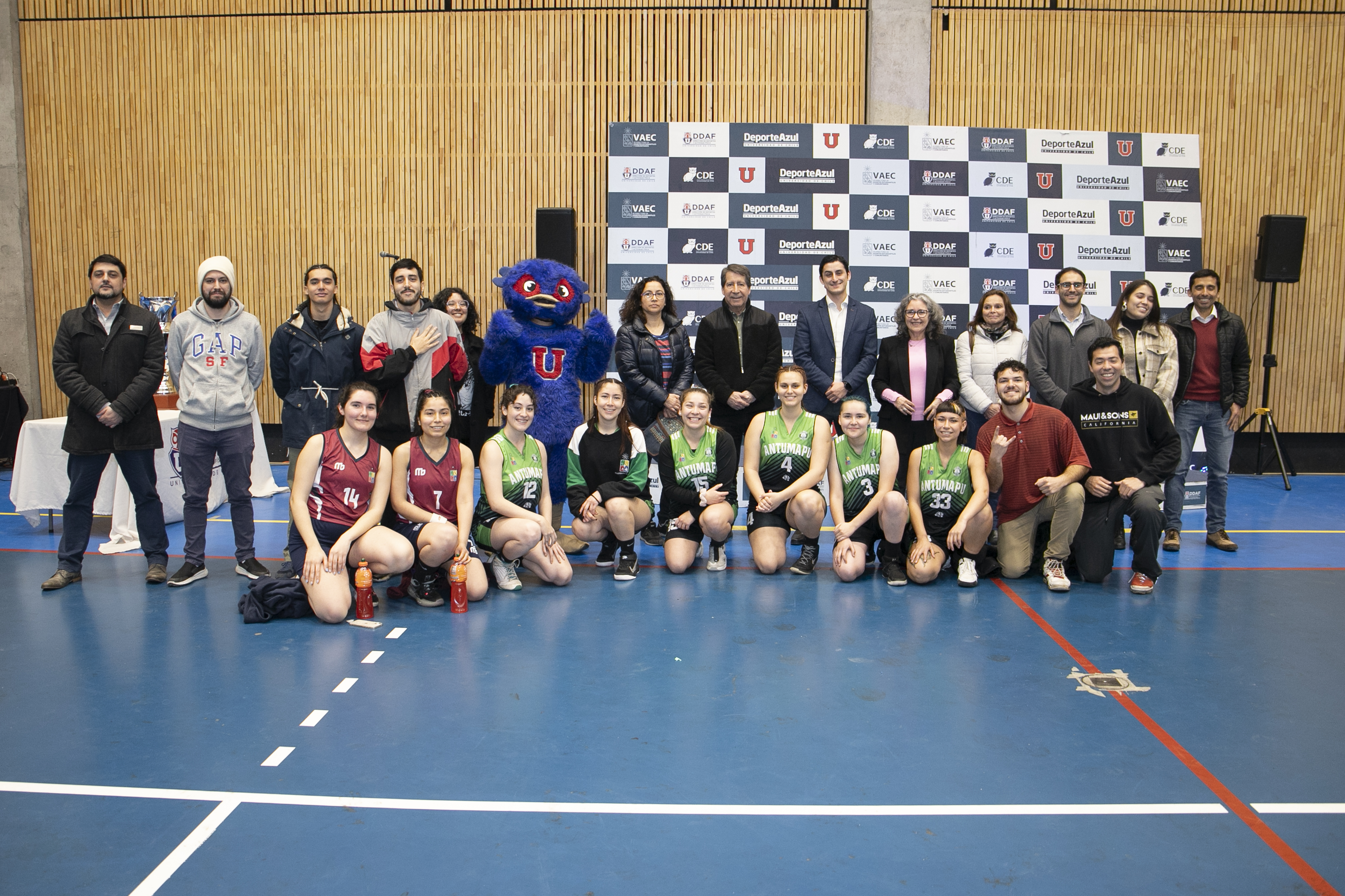 En el Polideportivo JGM se inauguró la versión 51 de los Juegos Olímpicos Estudiantiles de la U. de Chile