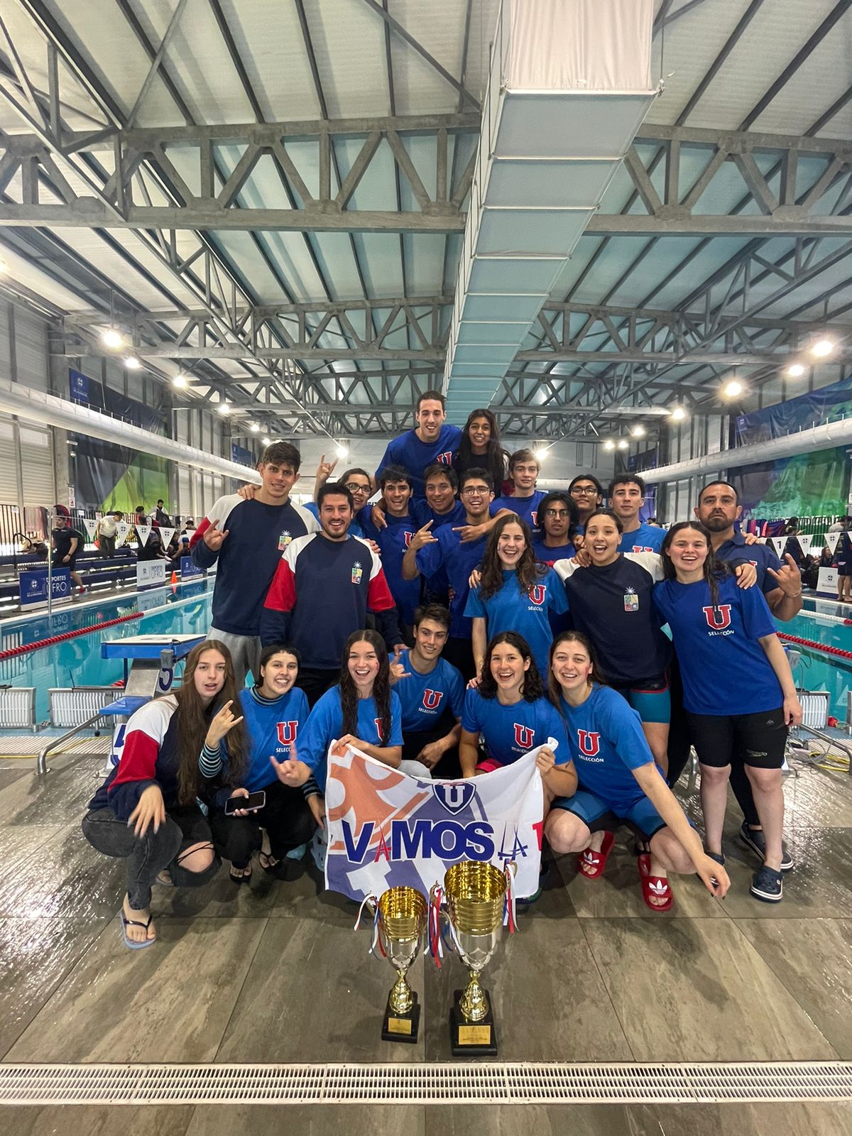 CNU de Natación: U. de Chile obtiene oro en mujeres y bronce en hombres