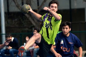 Medicina logró su primera victoria en Interfacultades de balonmano hombres 2016