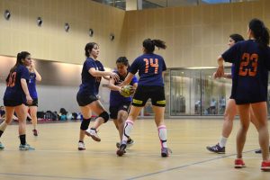 FEN, Medicina, Ciencias Químicas e Ingeniería avanzan a semifinales de balonmano mujeres