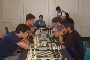 FCFM ganó el ajedrez en los Juegos Deportivos Mechones 2017