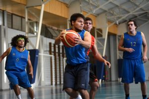 Interfacultades de básquetbol hombres: FEN, Ingeniería, Derecho y Medicina sacan ventaja en primera fecha