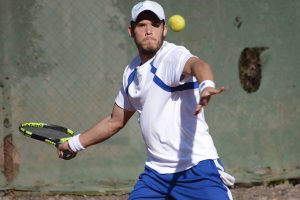 Tenis: FEN e INAP en mujeres y FCFM en hombres destacan en el segundo Interfacultades del año Tenis: FEN e INAP en mujeres y FCFM en hombres destacan en el segundo Interfacultades del año