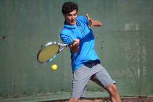 Ingeniería y FEN lideran la competencia del 3° Interfacultades de tenis