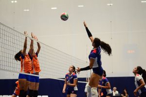 Selecciones de vóleibol triunfan ante la USACH en Copa Universus Selecciones de vóleibol triunfan ante la USACH en Copa Universus