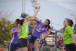 Tras una mala racha, JGM supera a Medicina en TIF de balonmano mujeres Tras una mala racha, JGM supera a Medicina en TIF de balonmano mujeres