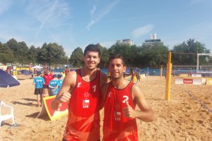Pablo Prieto e Ignacio Zavala destacan en mundial universitario de vóleibol playa