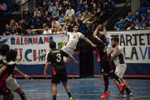 La U cae en su debut del Campeonato Nacional de Balonmano en hombres La U cae en su debut del Campeonato Nacional de Balonmano en hombres
