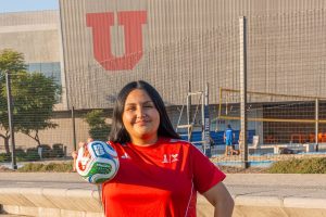 Estudiante U. de Chile será voluntaria en Mundial de Fútbol 2026