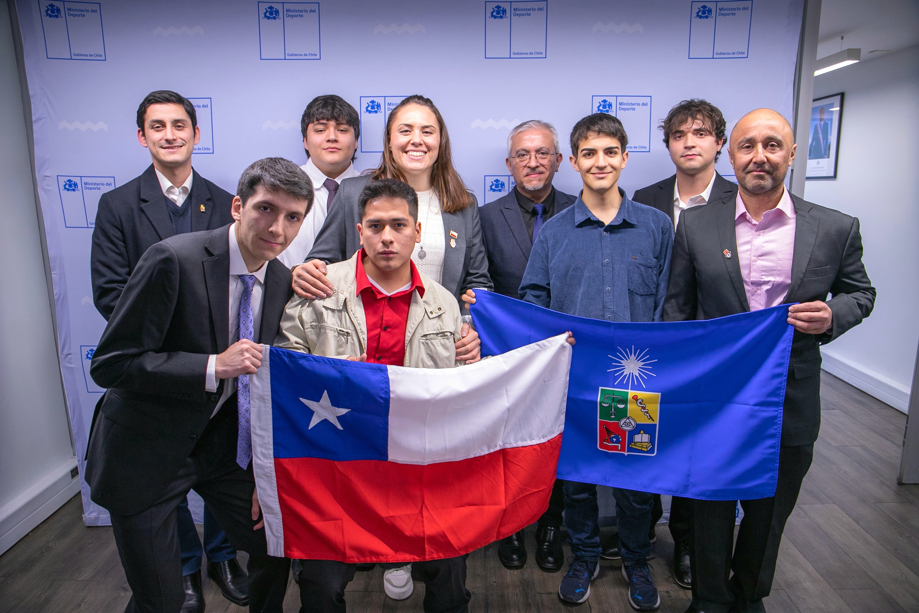 Delegación de la U. de Chile recibió el saludo de la ministra del Deporte previo al Mundial Universitario de Ajedrez por Equipos